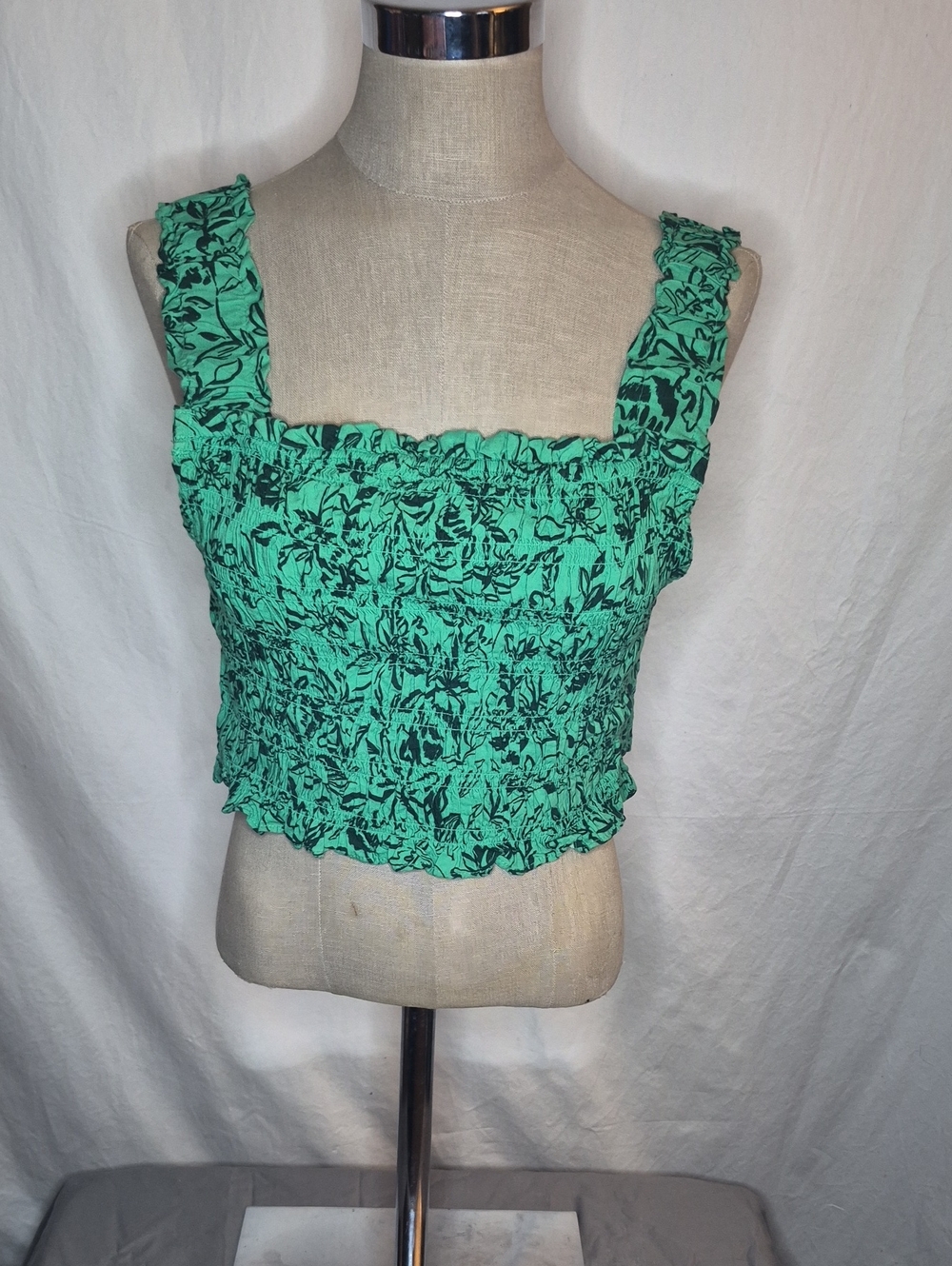 Isabel Maternity by Ingrid & Isabel Green Floral Smocked Crop Top